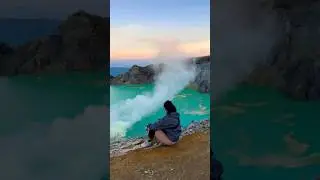 Taking in the views of the most acidic crater lake - Mt. Ijen in East Java, #Indonesia #hiking