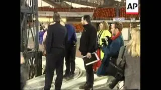 UK: LONDON: PM BLAIR VISITS MILLENNIUM DOME