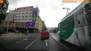 Zamalo sudar - zbog prikolice, ubrzavanja i nervoze, Sarajevo 22.4.2022.