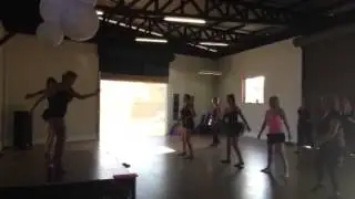 MDFW Burlesque Class Group 5 Fitness Warm Up