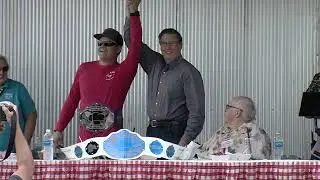 Mayor Steele Presents Food Contest Awards