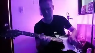 Guitarra firstAct overtone un solo.