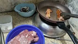 Memasak dan makan daging 13 Ini diriku tusu tusuk pakai garpu lalu miringkan dagingnya agar matang