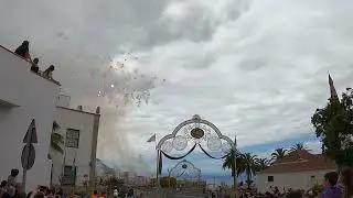 Traca pirotécnica en honor a la Cruz de los Realejos 3 de Mayo.. Cruces y Fuegos 2022.