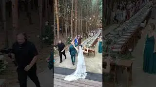 Szalone Wejście Młodej Pary #djweselny #weddingtrend #weddingvibes #weddings #paramloda #weddingday