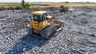 Part11!Launch a Fantastic Project! Use a SHANTUI dump truck and bulldozer to fill a deep pond in a