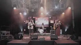 Tasha Robertson - Along The Avenue (Live at Party in the Vines)