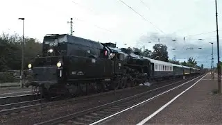 424 247-es Gőzmozdony halad át Göd állomáson.