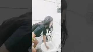 Girls shows how to use toilet in a manner.🤣😇#trending# #washroom #boys#comedy #subscribe