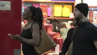'Serena Williams, Venus Williams & Alexis Ohanian stranded at Melbourne Airport' 15MOF