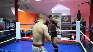Daniel Zaręba (Fight Academy Ostrołęka) - Michał Mazurek (Gimnazjon Apin Wyszków)
