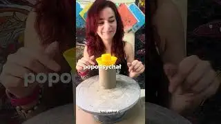 Kubek z motywem traw z gliny