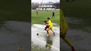 Cuando la cancha está hecha una alberca y toca jugar 😂🌧️⚽ #futbol #mexico #chile