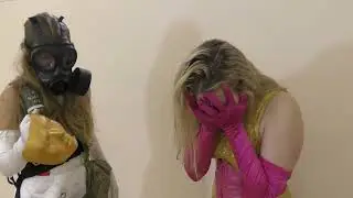 Girl in gold, remove gasmask girl mask, and chloroform gas mask girl