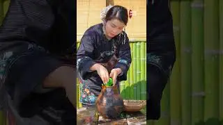 一口酸湯，開胃到跺腳！ 湘西苗家酸湯的靈魂，藏在百年傳承的老壇裡 #湘西美食 #苗家酸湯 #年味爭霸賽 #熱氣騰騰中國年 #新農人