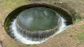 Akasobu Cylindrical Water Division (赤祖父円筒分水)