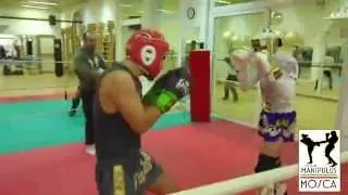 Guanti Kick Boxing e K-1 Rules del Manipulus Mosca a Roma