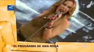 Chayo Mohedano y el micr&oacute;fono