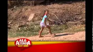 Moradores pedem asfalto em rua cheia de buracos no bairro Icaivera