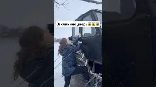 А у вас легко открывается?🚜 #tractor #farming #agriculture #johndeere #трактор #farm #snow #мтз