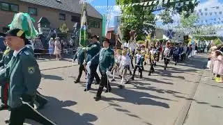 Sch&uuml;tzenfest K&ouml;nigshoven 2025, Musik und Fahnenparade