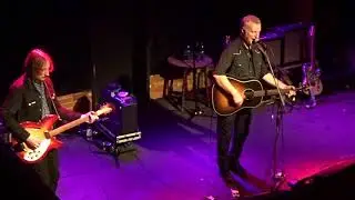Billy Bragg - Shirley (Greetings to the new brunette)