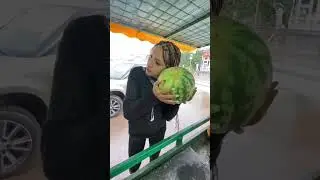 Вредный покупатель #девушка #парень #приколы #юмор #арбуз #лето