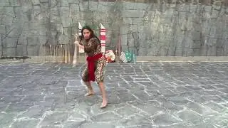 Empu&ntilde;ando la lanza mexica (tepoztopilli)
