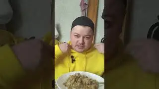 Мукбанг: Перловка с тушёнкой и луком | Простая сытная еда