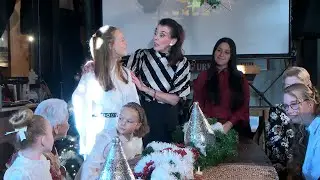 Kerstfilm 2022: Geke van der Sloot zingt traditionele Kerstliederen.