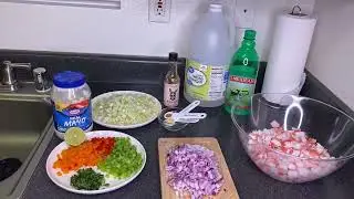 Easy creamy imitation crab salad 🦀🥗#imitationcrab#crabsalad#easyrecipes#seafoodlovers 
