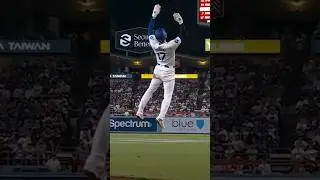 Ohtani Avoids Baseball with Fast Matrix-Like Reflexes ⚾️ MLB #baseball #shortsviral #theshow