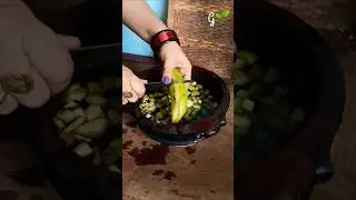Kaya Mezhukkupuratti | Kerala Style |  Ethakka Mezhukkupuratti #village #cooking  | Nadan Aduppu