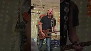 Reb Beach St. Louis guitar clinic Part 5 - Headed For A Heartbreak guitar solo demo