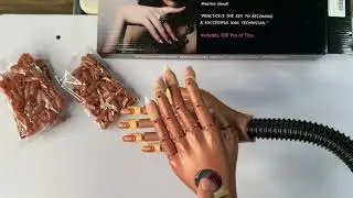 Nail Trainer Hand 2021