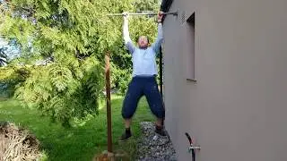 cheap DIY outdoor pull up bar