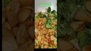 VEGGIES IN OYSTER SAUCE TOPPED W/ FRIED SQUID BALLS #video #shorts #shortvideo #shortsvideo