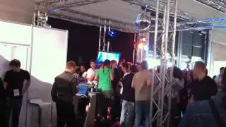 Crazy Gamescom dancing
