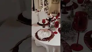Pomeriggio insieme.... 😜 Andiamo con la prima mise en place... Red, rosso, rouge... ❤️🎁🎀