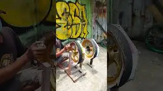 Repaint Velg Recing Mio. pakai cat Diton premium  Rp 200 ribu.