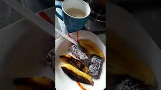 breakfast fried banana purple sticky rice &milk coffee