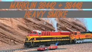 M&auml;rklin 38442 + 38446 US Dieselloks GE ES44AC Heavy Smoke