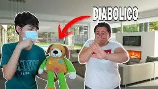 PASAMOS UNA NOCHE ENCERRADOS CON *EL MUÑECO DIABOLICO* Y INTENTA ESCAPAR 😨