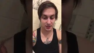 Андрей Захарков читает отрывок из песни 