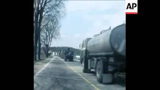 SYND24/03/71 french lorry drivers block roads and cause traffic chaos