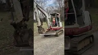 Lil Cat&rsquo; helping dad load out today- #takeuchi #startthemyoung #offgrid #girls
