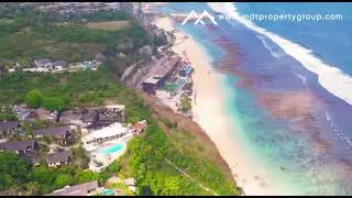 Beach Cliff Paradise: An Exclusive Uluwatu Beachfront Haven