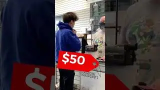 Сотрудник GameStop теряет самообладание! Вызывает полицию.