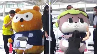 行列のできるローソン店　店長しんじょう君　ローソン須崎かわうその里店オープン