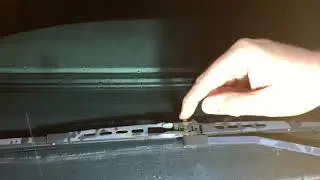 2004 Crown Victoria P71 wiper blade removal and install - Pin type/style